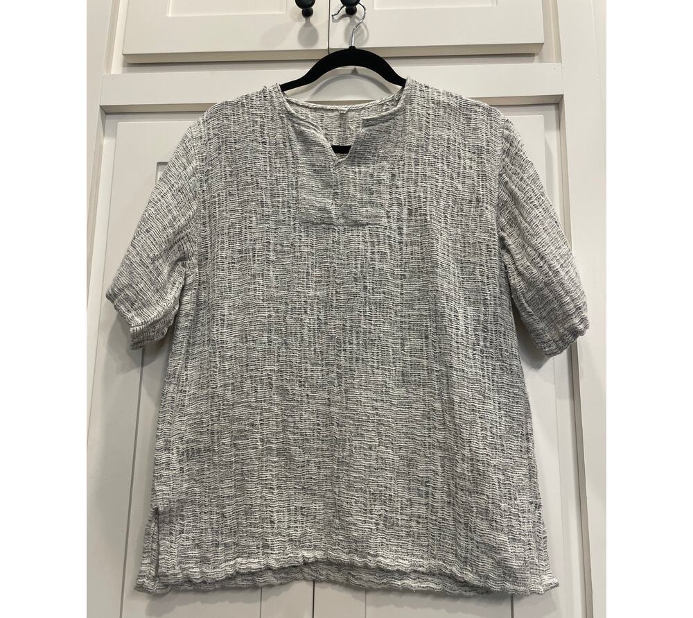 Gray and white woven ladies top L